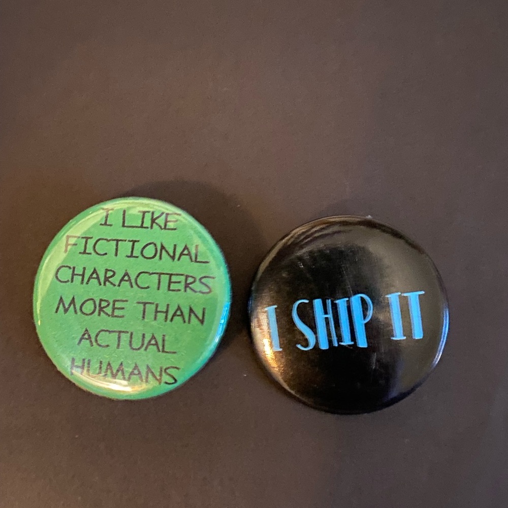 Fan girl Button Pin 2 Pack Set